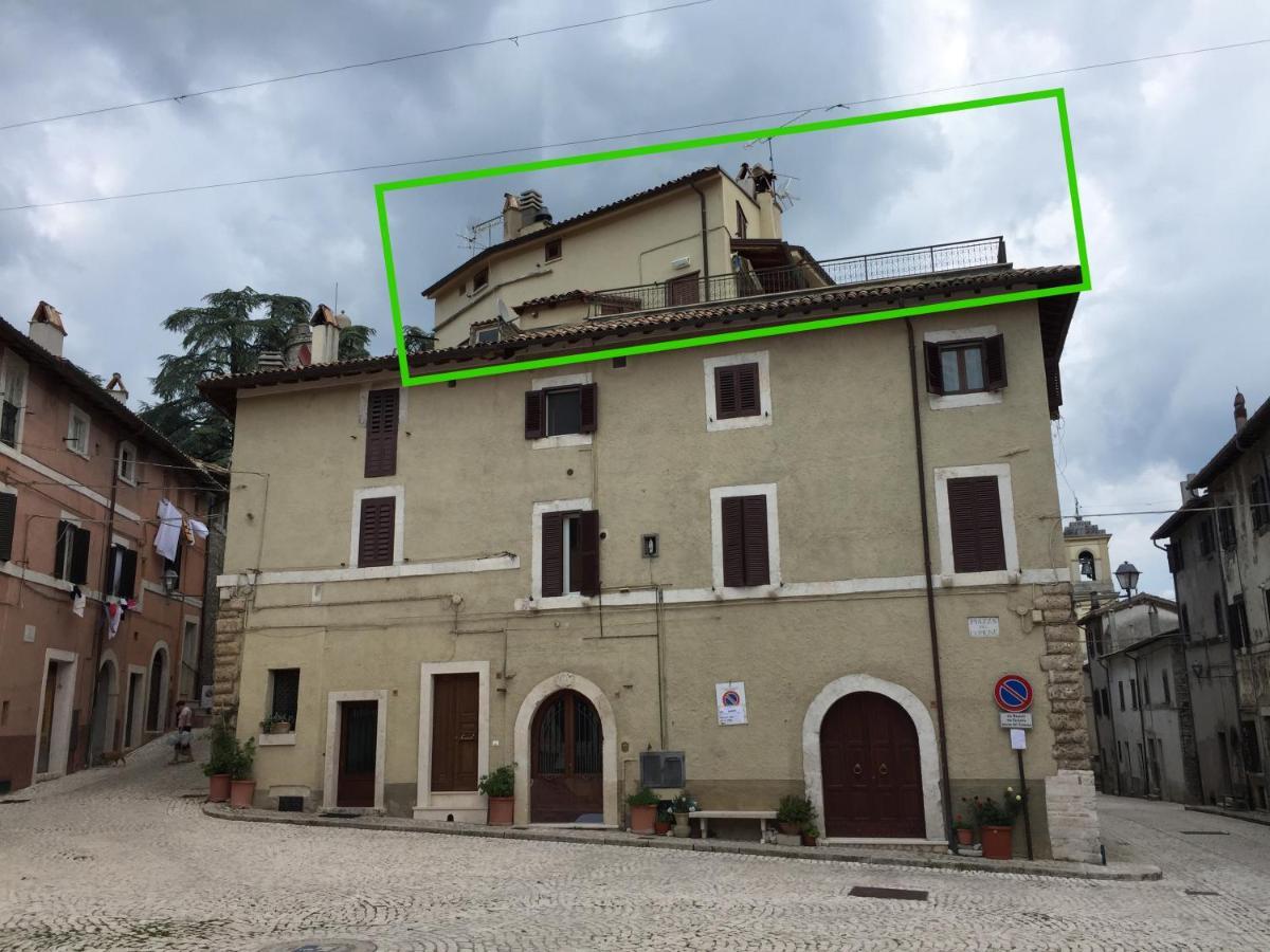 Casa Vacanza La Piazza Orvinio Eksteriør billede