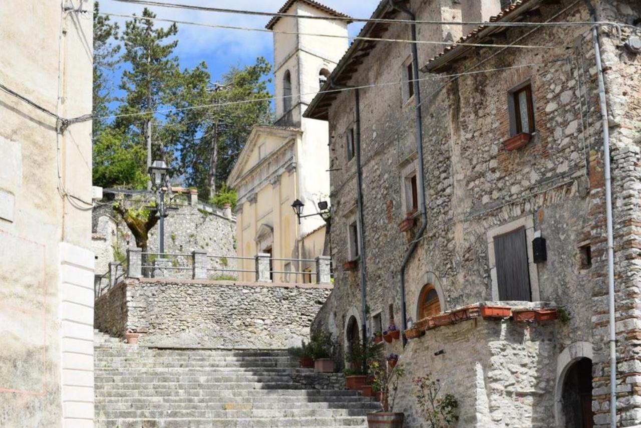 Casa Vacanza La Piazza Orvinio Eksteriør billede